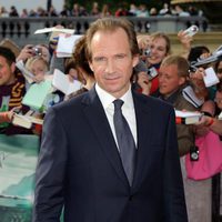 Ralph Fiennes en la alfombra roja de 'Las reliquias de la muerte: Parte 2'