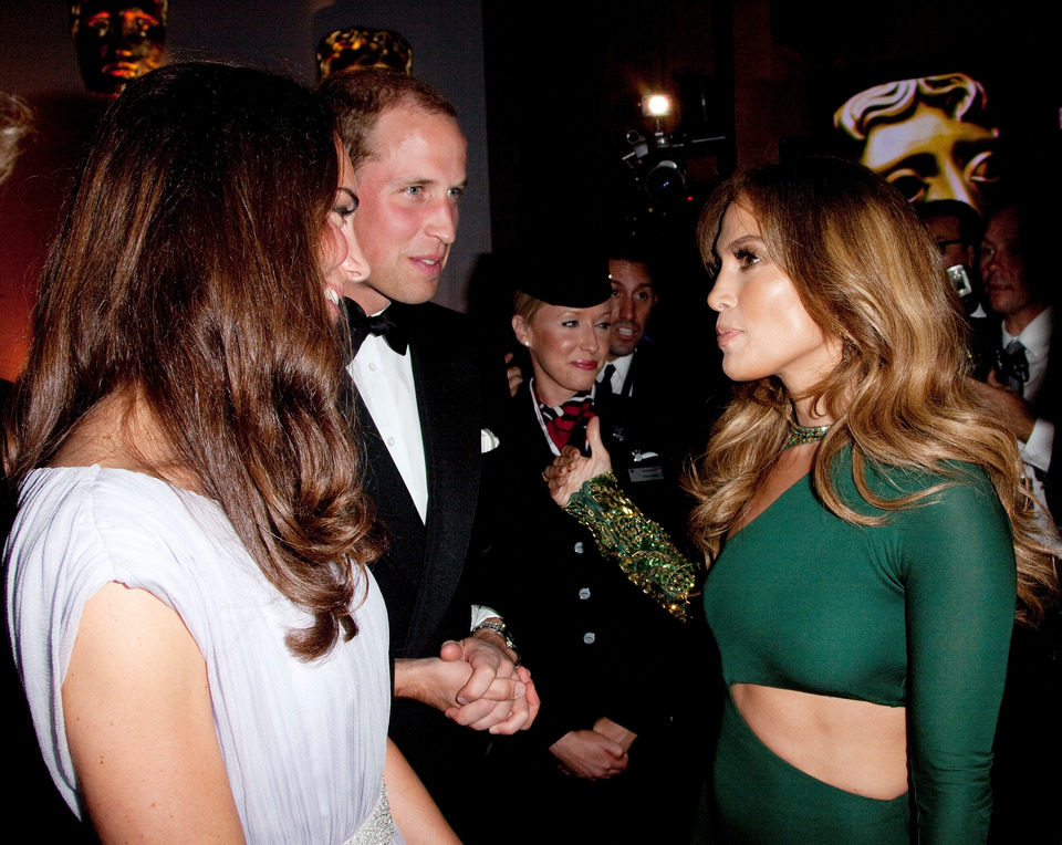 Los Duques de Cambridge junto a Jennifer Lopez