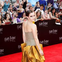 Emma Watson escoge un Bottega Venetta para la premiére de Nueva York