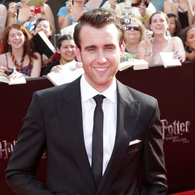 Matthew Lewis en la premiére de 'Las reliquias de la muerte: Parte 2'