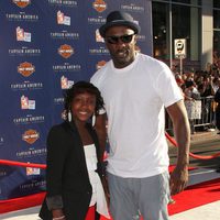 Idris Elba y su hija en la premiére de 'Capitán América'