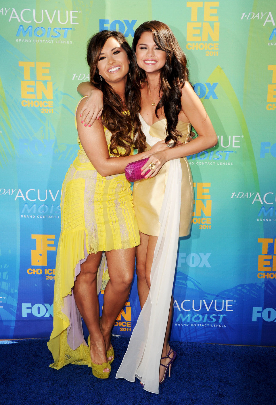 Selena Gomez y Demi Lovato, muy amigas en los Teen Choice Awards 2011