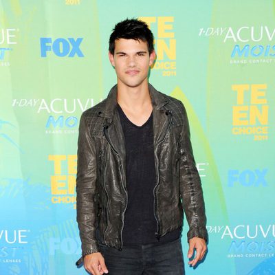 Taylor Lautner en el photocall de los Teen Choice Awards 2011