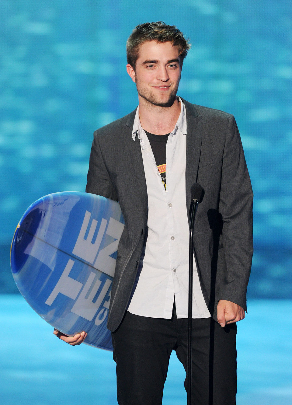 Robert Pattinson recoge su Teen Choice Award