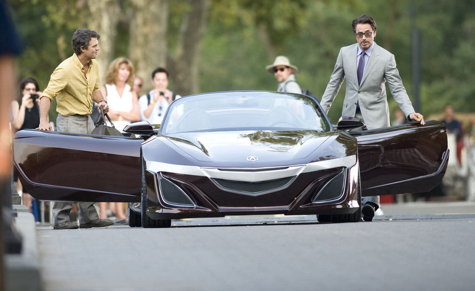 Tony Stark y Bruce Banner se suben al coche del magnate