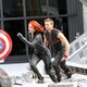 Scarlett Johansson y Jeremy Renner en el set de 'Los Vengadores'