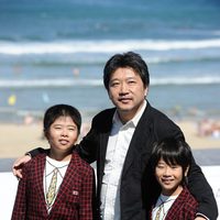 Kore Eda Hirokazu, Koki Maeda y Oshihiro Maeda en San Sebastián