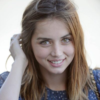 Ana de Armas sonríe en el Festival de San Sebastián