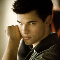 Taylor Lautner, muy sexy para 'Amanecer: Parte 1'