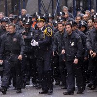 Matthew Modine y la Policía de Gotham en el set de 'El Caballero Oscuro: La leyenda renace'