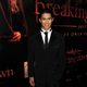 Boo Boo Stewart posa en la premiére de 'Amanecer: Parte 1'