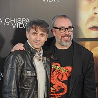 José Mota y Álex de la Iglesia en el photocall de la rueda de prensa de 'La chispa de la vida'