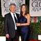 Dustin Hoffman y Lisa Gottsegen en la alfombra roja de los Globos de Oro 2012