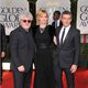 Pedro Almodóvar, Melanie Griffith y Antonio Banderas posan en la alfombra roja de los Globos de Oro 2012