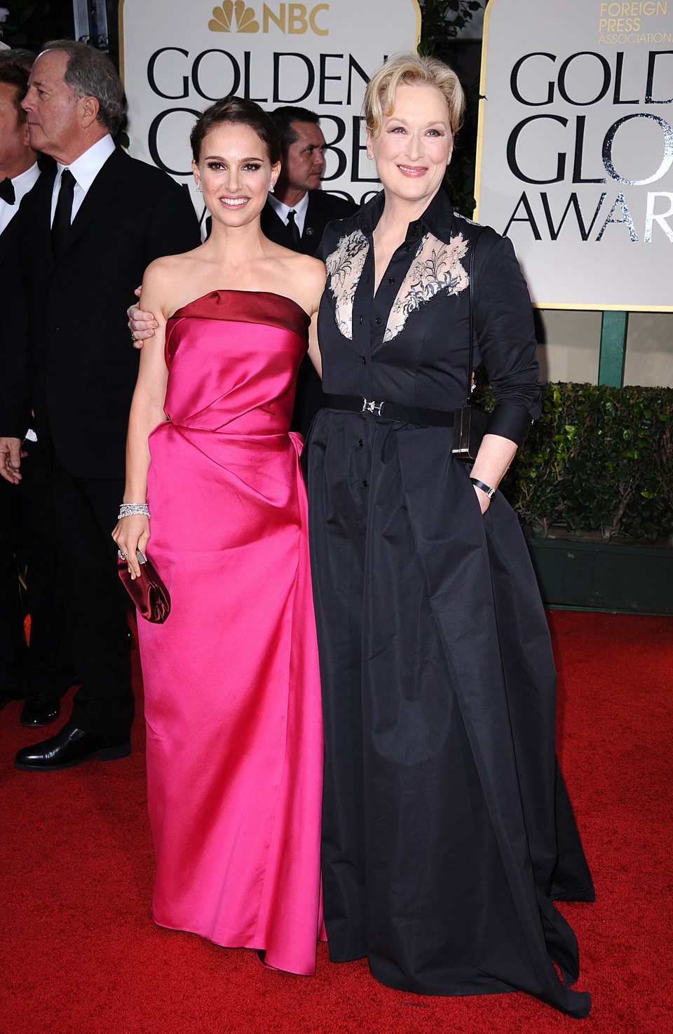 Natalie Portman y Meryl Streep posan juntas en los Globos de Oro 2012