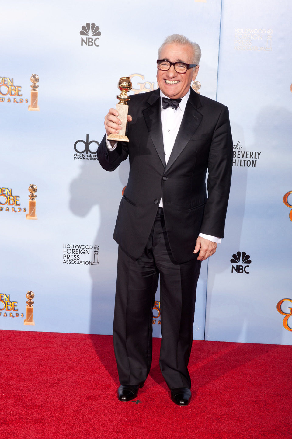 Martin Scorsese posa con su Globo de Oro a Mejor director