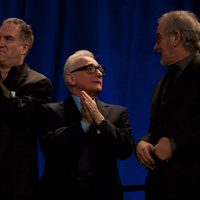 Martin Scorsese conversa con Steven Spielberg en la foto grupal de nominados de los Oscar 2012