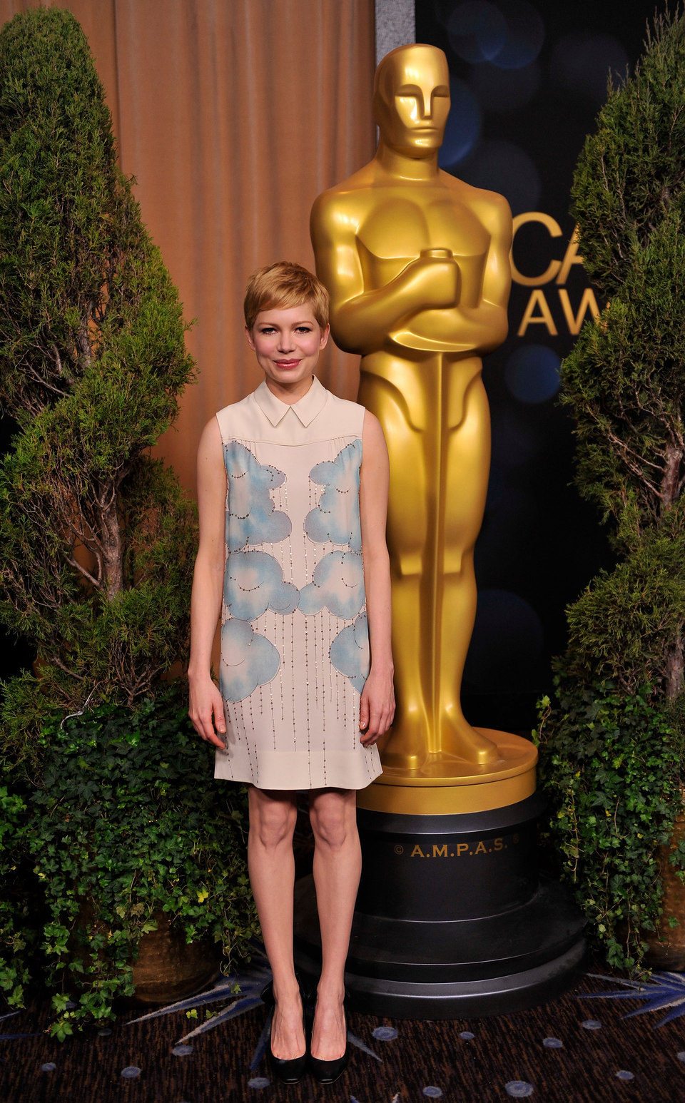 Michelle Williams llega a la comida de nominados a los Oscar 2012