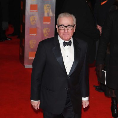 Martin Scorsese posa a la entrada de los premios BAFTA 2012