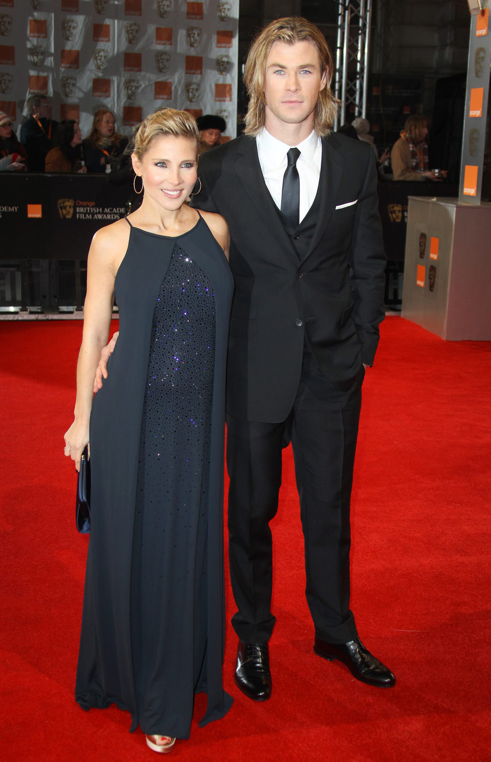 Elsa Pataky y Chris Hemsworth en la alfombra roja de los BAFTA 2012