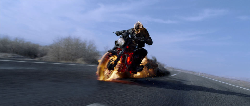 Nicolas Cage es el Motorista Fantasma en 'Ghost Rider: Espíritu de venganza'