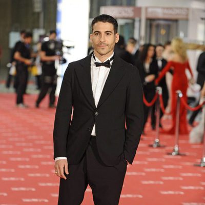 Miguel Ángel Silvestre en la alfombra roja de los Goya 2012