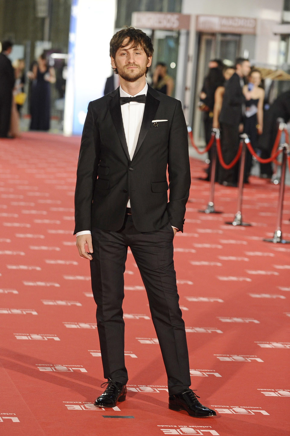 Raúl Arévalo posa en la alfombra roja de los premios Goya 2012