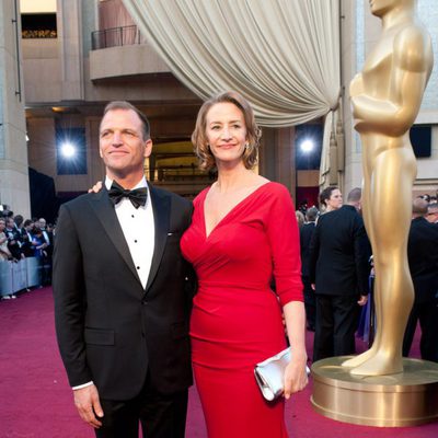 Janet McTeer en la alfombra roja de los Oscar 2012