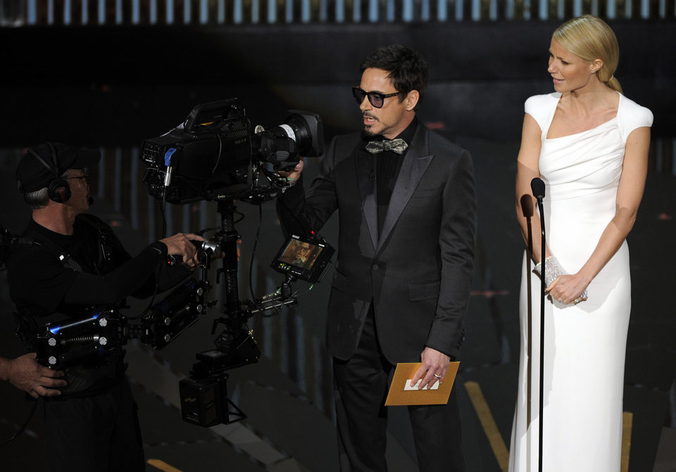 Robert Downey Jr. y Gwyneth Paltrow presentaron un Oscar 2012