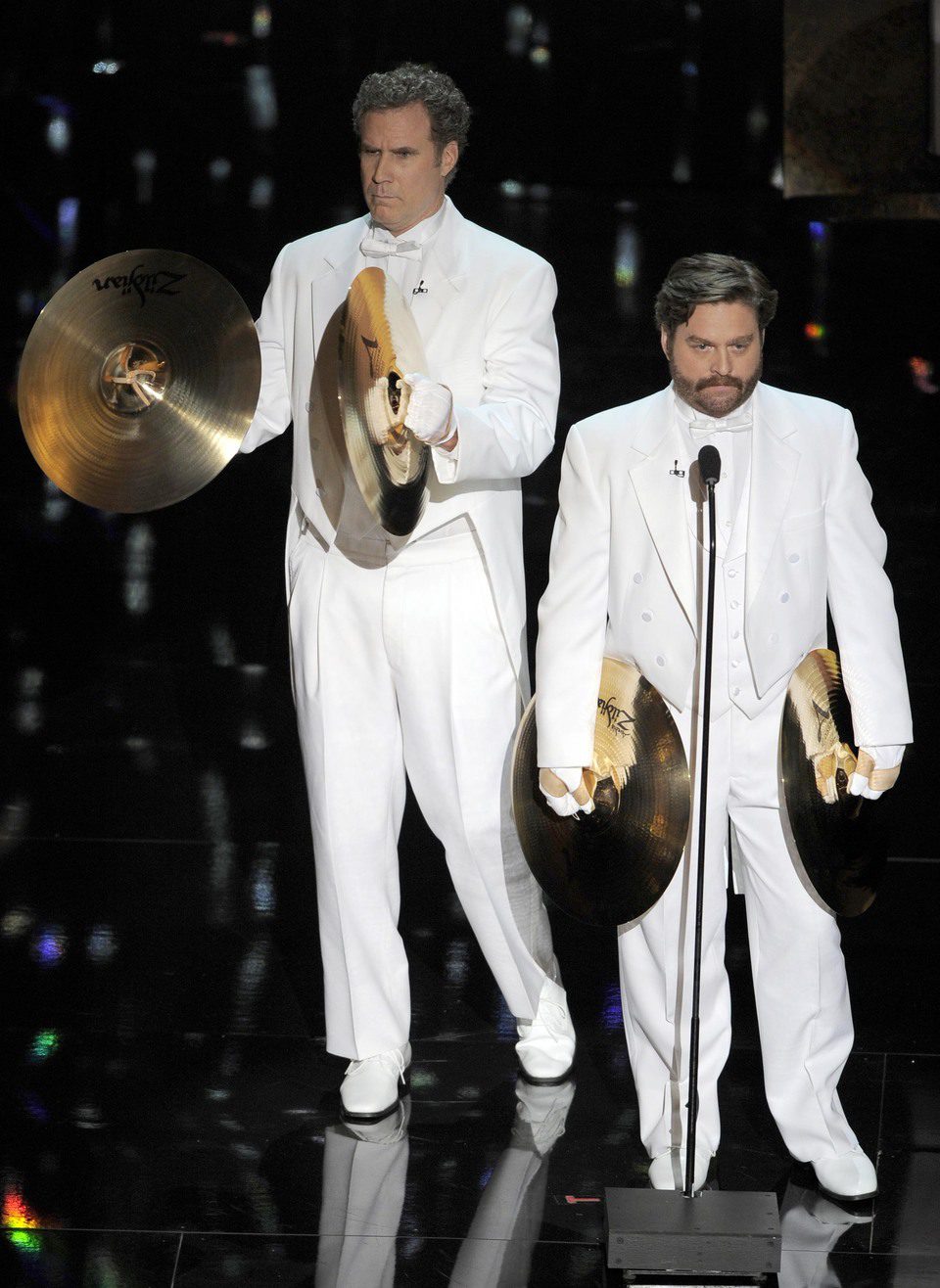 Will Ferrell y Zach Galifianakis presentaron los Oscar 2012 musicales