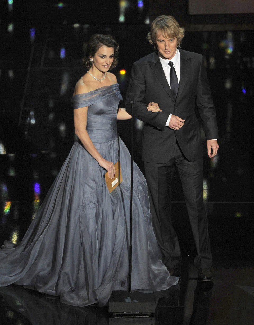 Penélope Cruz y Owen Wilson presentan un Oscar 2012