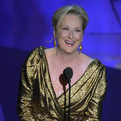 Meryl Streep recibe su Oscar 2012