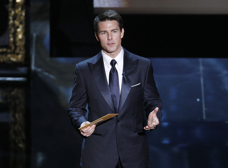 Tom Cruise presenta un Oscar 2012