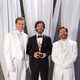 Bret McKenzie, ganador del Oscar a la mejor canción, con Will Ferrell y Zach Galifianakis