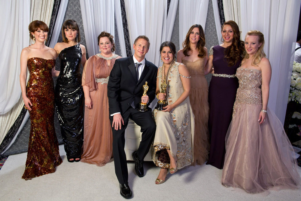 Los ganadores del oscar 2012 al mejor corto con las actrices de 'La boda de mi mejor amiga'