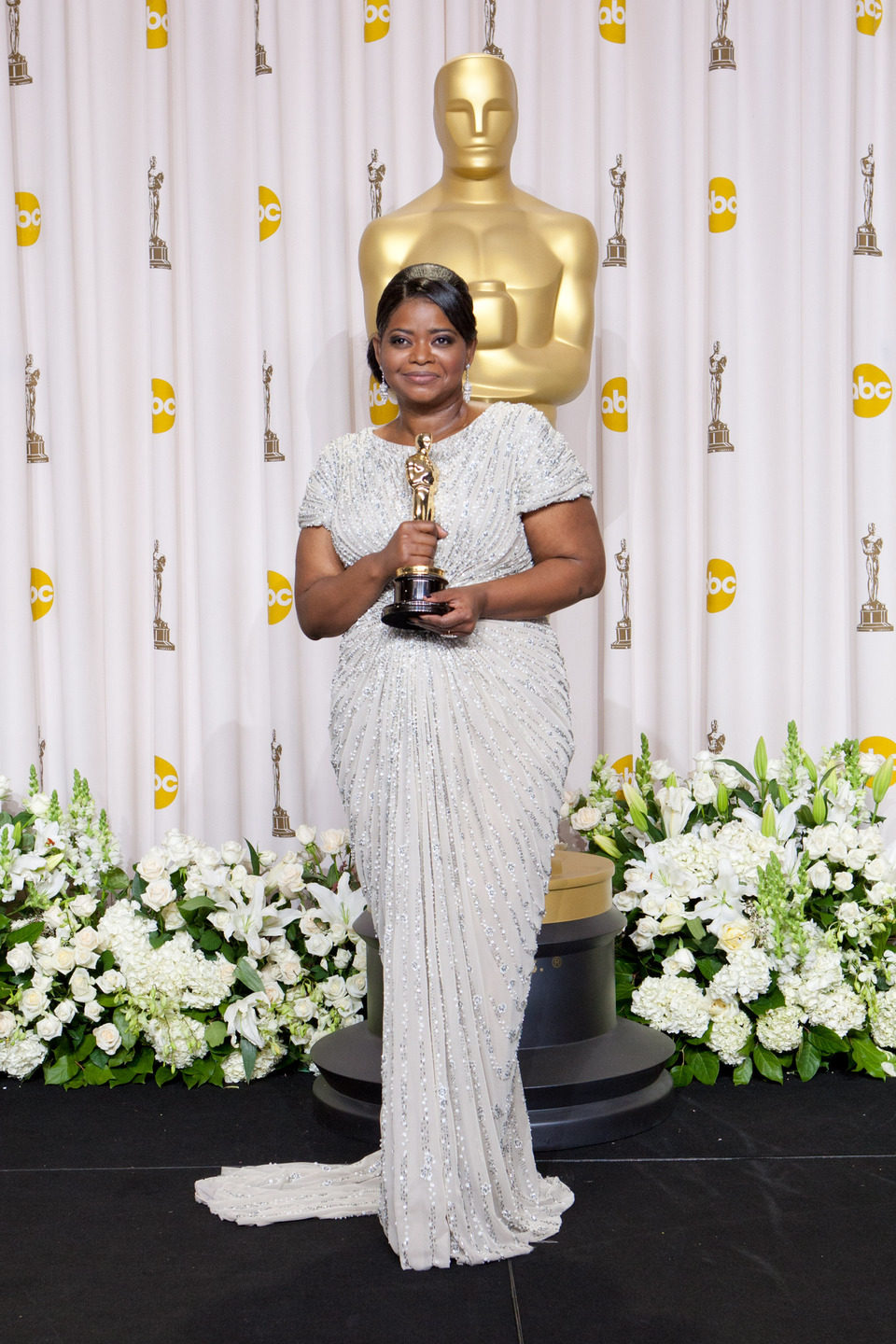 Octavia Spencer posa con el Oscar 2012 a la mejor actriz de reparto