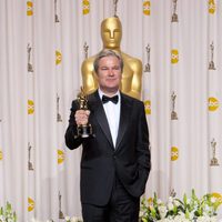 Gore Verbinsky con el Oscar a la mejor película animada por 'Rango'