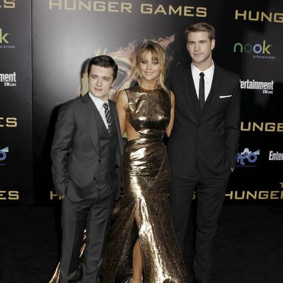 Josh Hutcherson, Jennifer Lawrence y Liam Hemsworth en la premiére mundial de 'Los Juegos del Hambre'