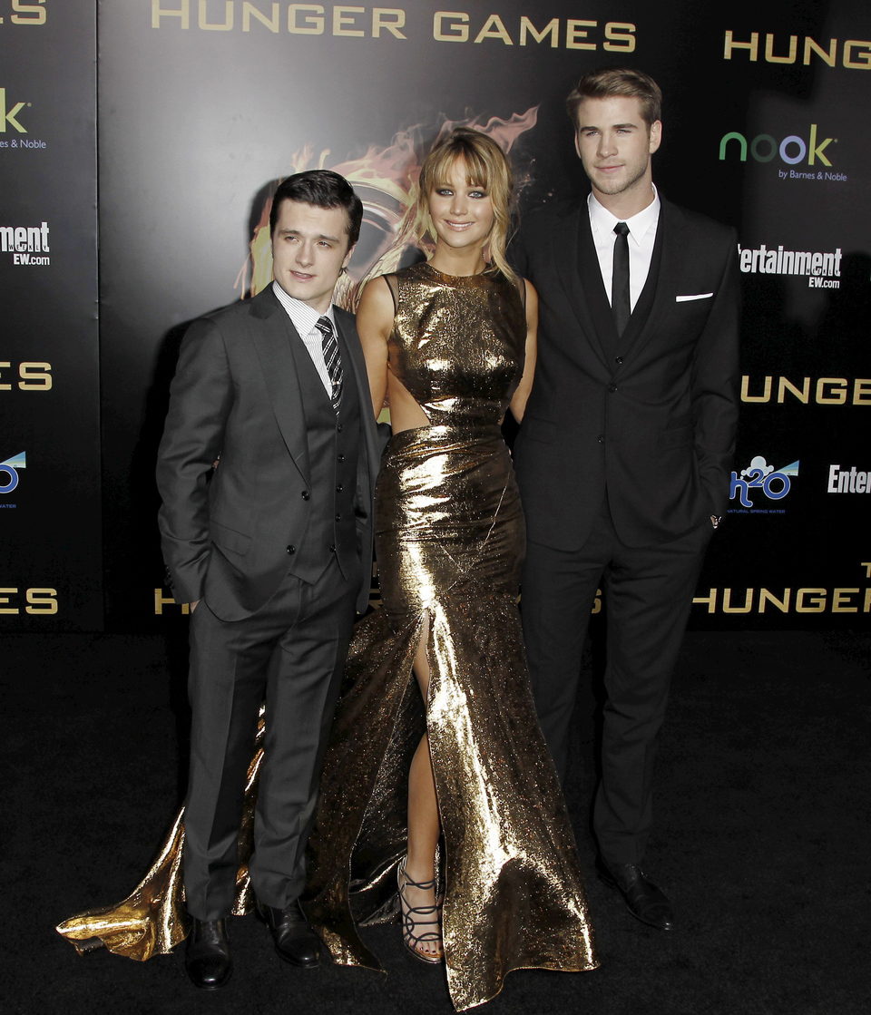 Josh Hutcherson, Jennifer Lawrence y Liam Hemsworth en la premiére mundial de 'Los Juegos del Hambre'