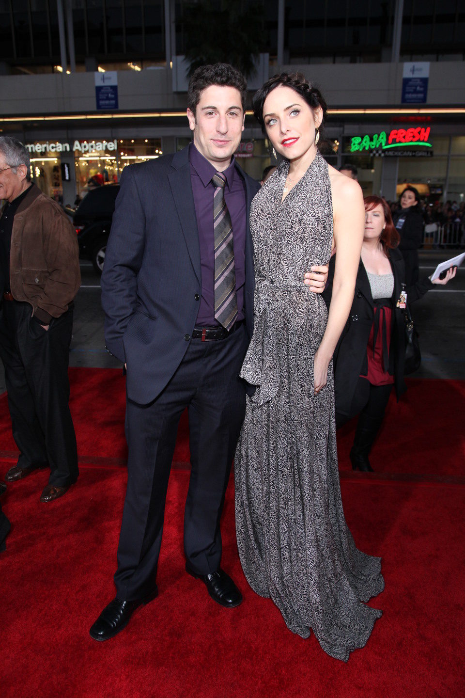 Jason Biggs y Jenny Mollen en la premiére de 'American Pie: El reencuentro'