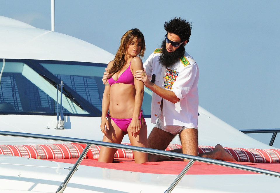 Sacha Baron Cohen y Elisabetta Canalis en el Festival de Cannes 2012