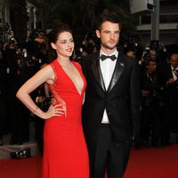 Kristen Stewart y Tom Sturridge en el Festival de Cannes 2012