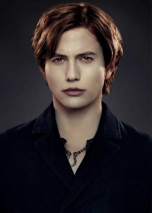 Jackson Rathbone es Jasper en 'Amanecer: Parte 2'