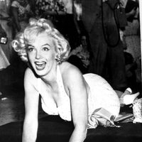 Marilyn Monroe deja sus huellas en Hollywood