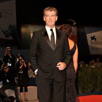 Pierce Brosnan posa en la Mostra de Venecia 2012