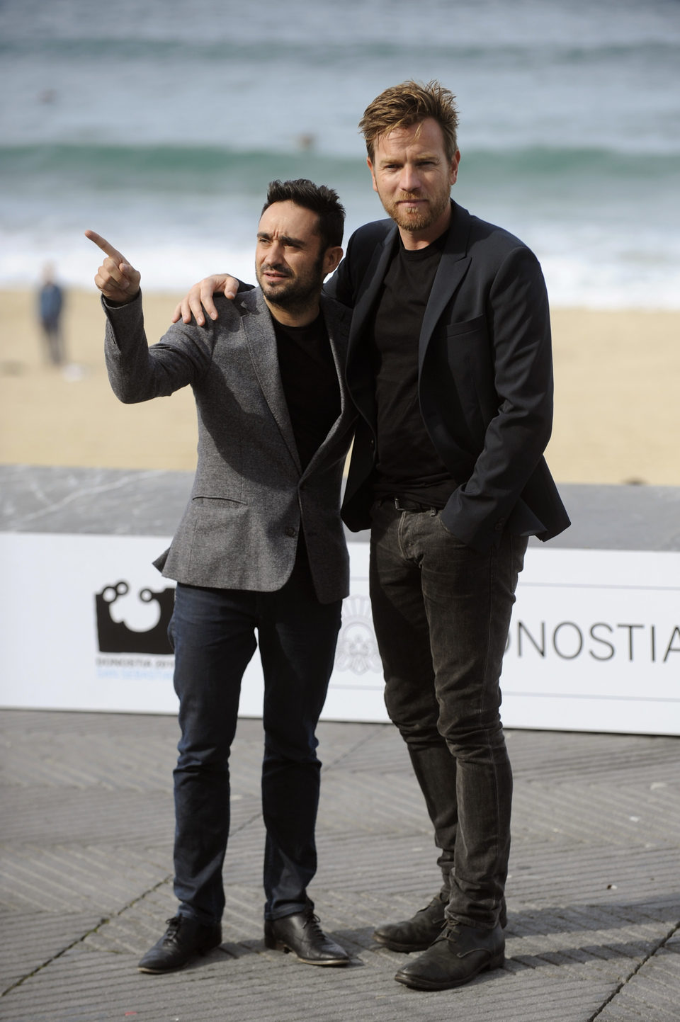 Juan Antonio Bayona y Ewan McGregor en el Festival de San Sebastián 2012