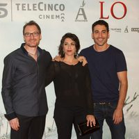 Ben Temple, Alicia Borrachero y Miguel Ángel Silvestre en la premiére de 'Lo imposible'