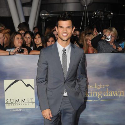 Taylor Lautner en el estreno de 'Amanecer. Parte 2' en Los Ángeles