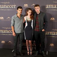 Taylor Lautner, Kristen Stewart y Robert Pattinson en la presentación de 'Amanecer. Parte 2' en Madrid