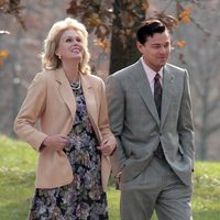 Joanna Lumley y Leonardo DiCaprio bromean en un parque de Brooklyn